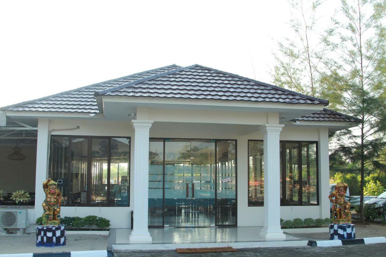 Belitung Holiday Resort Sijuk Екстериор снимка