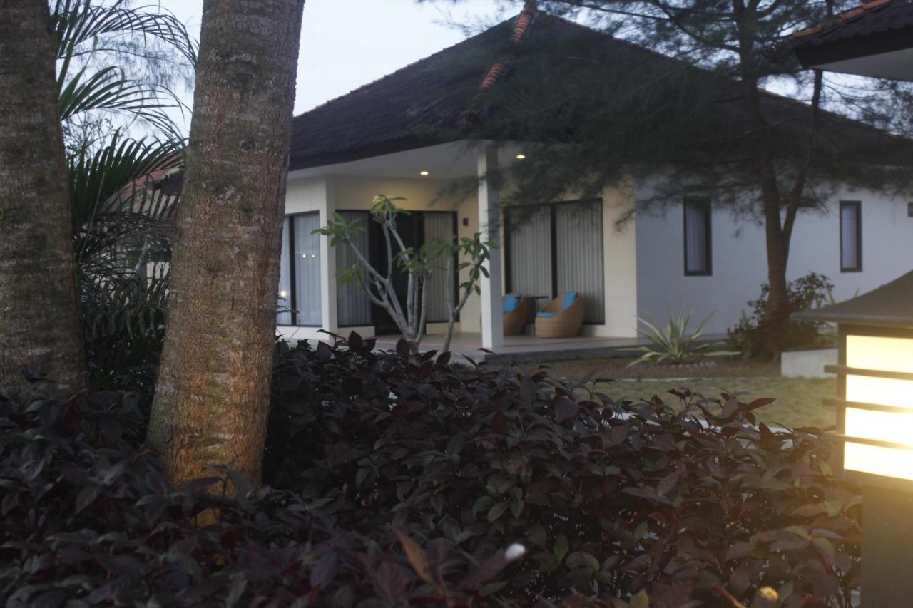 Belitung Holiday Resort Sijuk Екстериор снимка